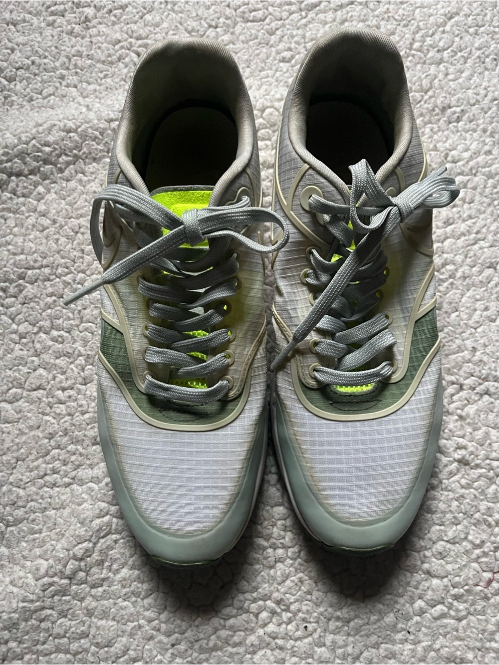 Nike Women’s Air Max Sneakers in Light Gray and Neon Green, Size 8.5